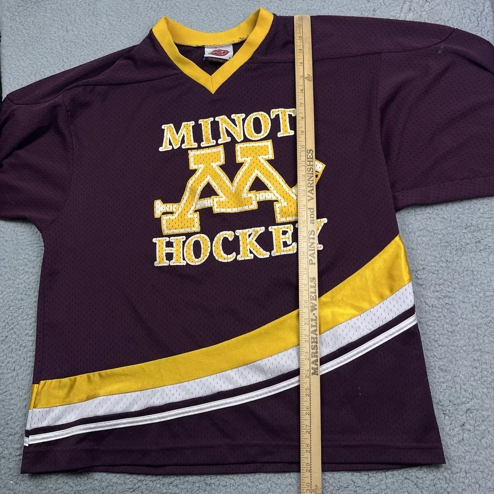 Vintage Minot Magicans Hockey Jersey ND North Dakota‎ Maroon Yellow K1 Medium